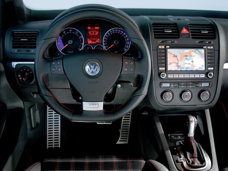  Volkswagen Golf GTi Edition 30 2006 года  (фото 9 из 21)